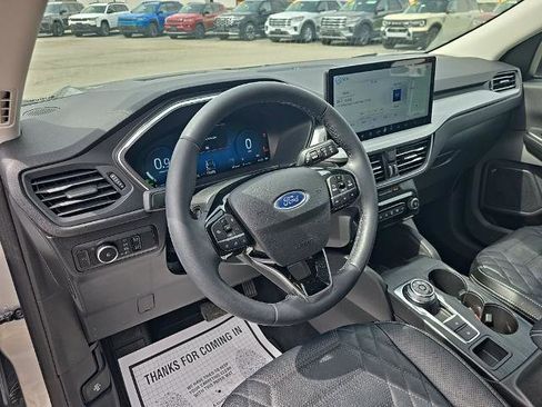 Certified 2023 Ford Escape Platinum w/ Premium Technology Package AWD/4WD image 17