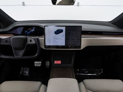 Used 2022 Tesla Model X image 21