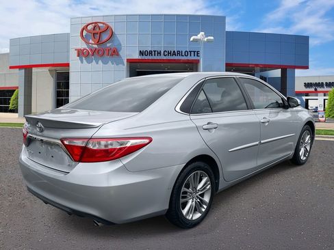 Used 2016 Toyota Camry SE image 6