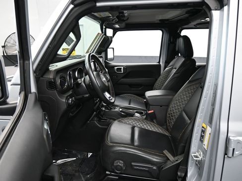 Used 2022 Jeep Gladiator Overland image 11