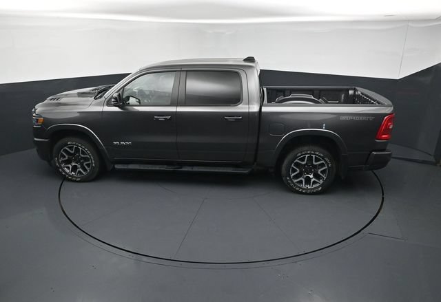 Used 2025 RAM 1500 Laramie AWD/4WD image 18