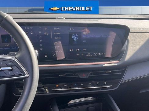 Used 2025 Buick Envision Sport Touring image 9