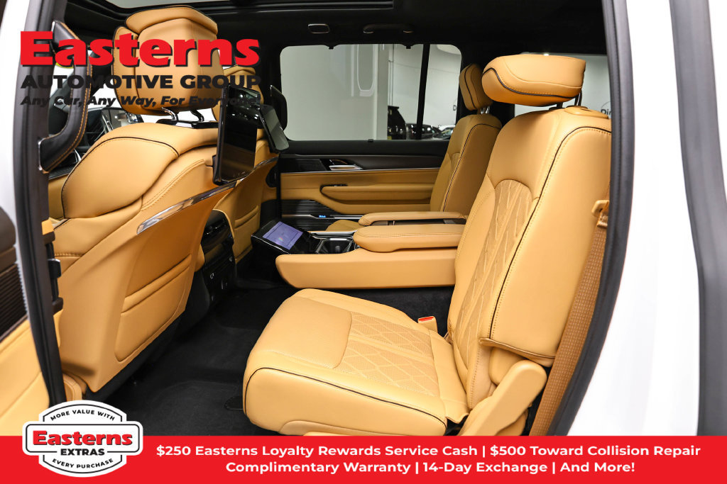Used 2025 Jeep Grand Wagoneer Series III w/ Rear Seat Video Group 1 AWD/4WD image 23