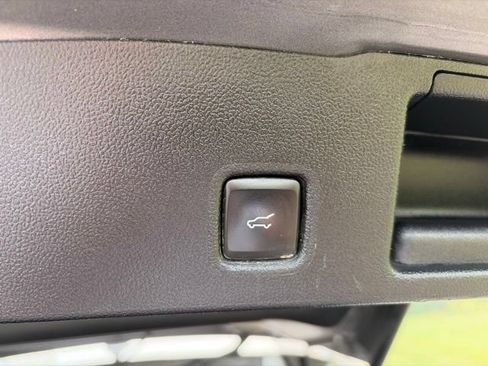Used 2022 Ford Escape SE w/ Convenience Package FWD image 36