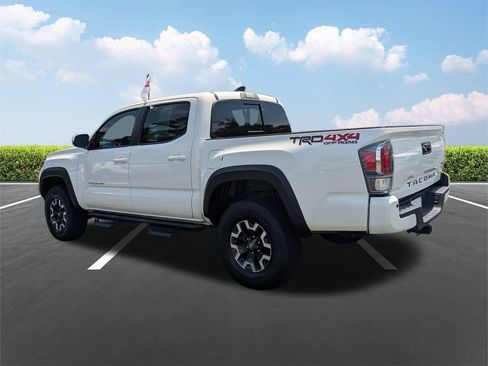 Used 2020 Toyota Tacoma TRD Off-Road w/ TRD Premium Off Road Package AWD/4WD image 6