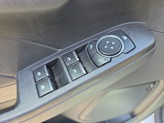 Used 2021 Ford Escape SE FWD image 18