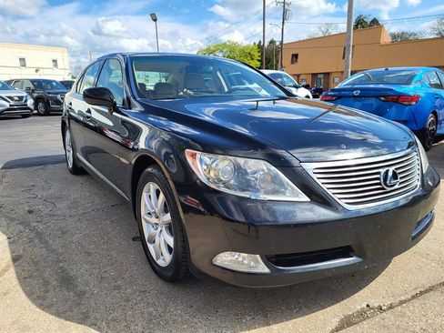 Used 2007 Lexus LS 460 Luxury RWD image 1