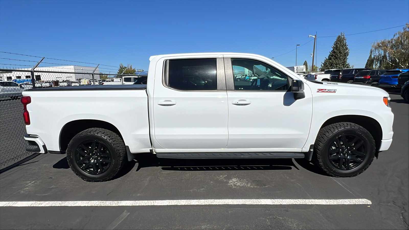 Used 2023 Chevrolet Silverado 1500 RST w/ Z71 Off-Road Package AWD/4WD image 3