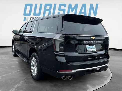 Used 2025 Chevrolet Suburban Premier AWD/4WD image 4