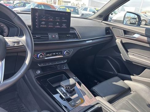 Used 2022 Audi Q5 2.0T Premium Plus w/ Premium Plus Package AWD/4WD image 21