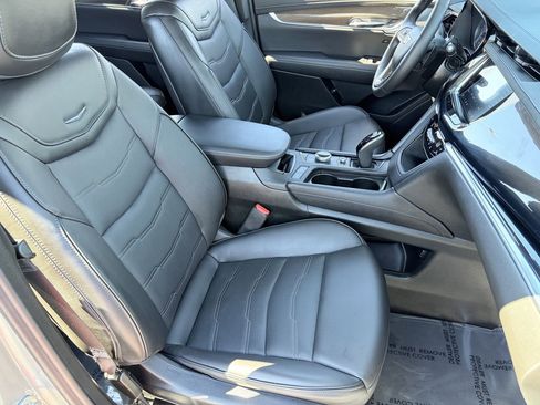 Certified 2025 Cadillac XT6 Premium Luxury w/ Platinum Package AWD/4WD image 11