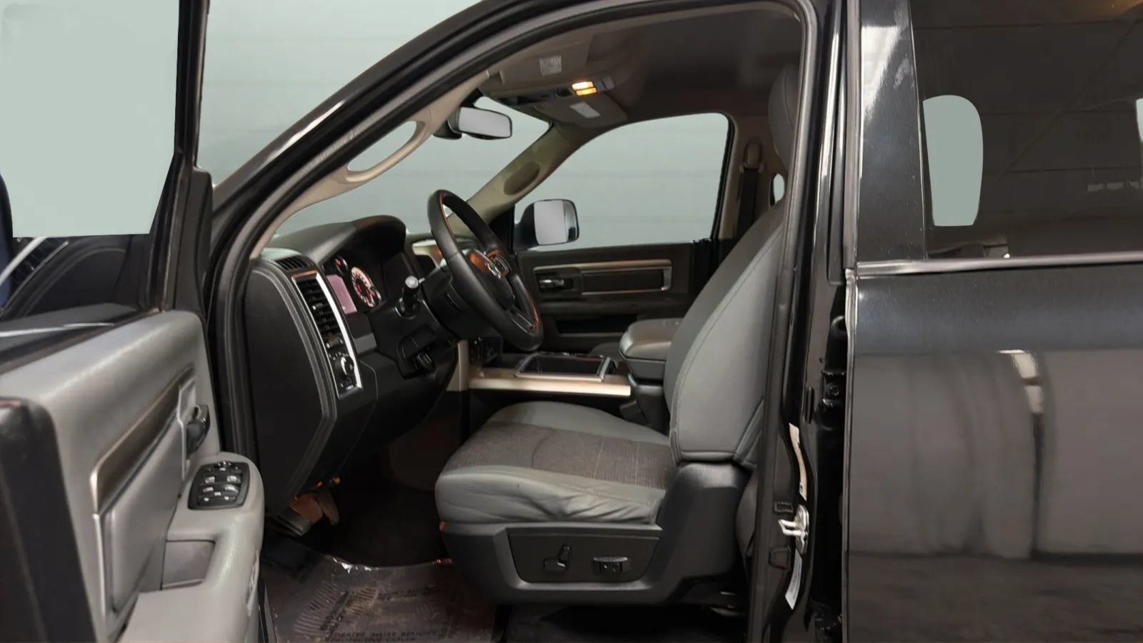 Used 2015 RAM 1500 Big Horn AWD/4WD image 20