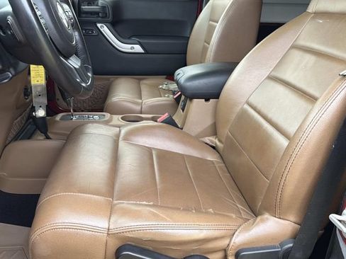 Used 2012 Jeep Wrangler Sahara w/ Connectivity Group AWD/4WD image 17