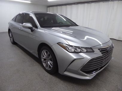 Used 2021 Toyota Avalon XLE w/ Moonroof Package