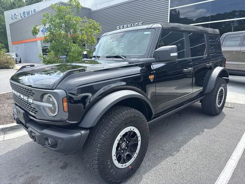 Used 2025 Ford Bronco Badlands w/ Sasquatch Package AWD/4WD image 3