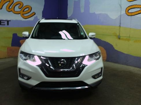 Used 2019 Nissan Rogue SL image 3