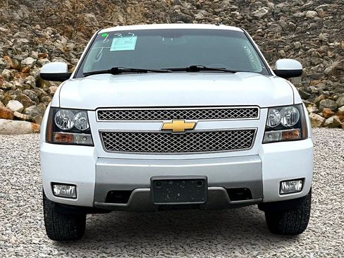 Used 2013 Chevrolet Suburban LT image 3