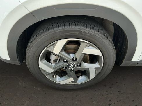 Used 2025 Hyundai Venue SEL FWD image 10