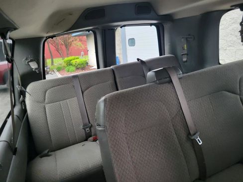 Used 2017 Chevrolet Express 3500 LT w/ LT Preferred Equipment Group RWD image 31