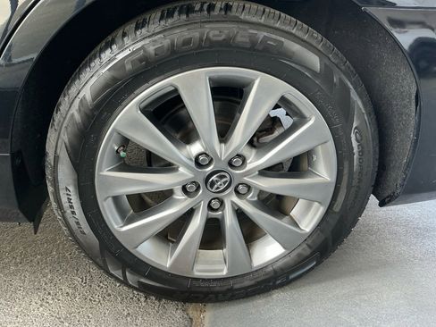 Used 2017 Toyota Camry XLE w/ Moonroof Package image 26