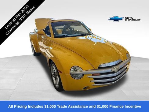 Used 2004 Chevrolet SSR w/ Preferred Equipment Group image 1