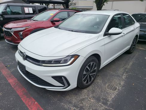 Used 2025 Volkswagen Jetta S image 1