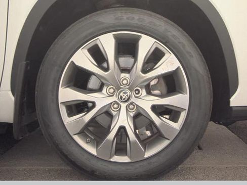 Used 2023 Toyota Highlander Limited AWD/4WD image 19