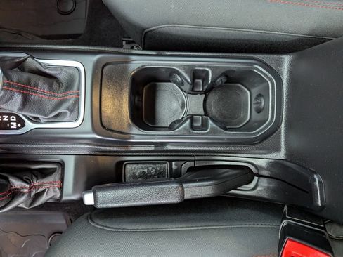 Used 2020 Jeep Gladiator Rubicon w/ Dual Top Group AWD/4WD image 25