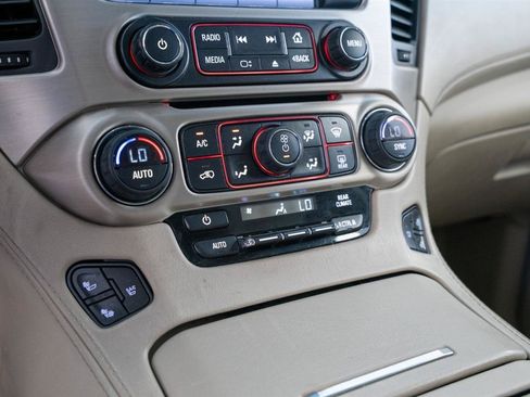 Used 2015 GMC Yukon Denali w/ Premium Package AWD/4WD image 18