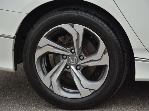 Used 2018 Honda Accord EX image 33