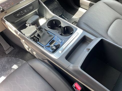 New 2026 Kia Carnival EX FWD image 9