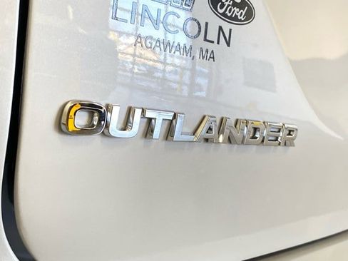 Used 2024 Mitsubishi Outlander SE image 7