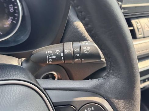 Used 2020 Toyota RAV4 XLE Premium AWD/4WD image 21