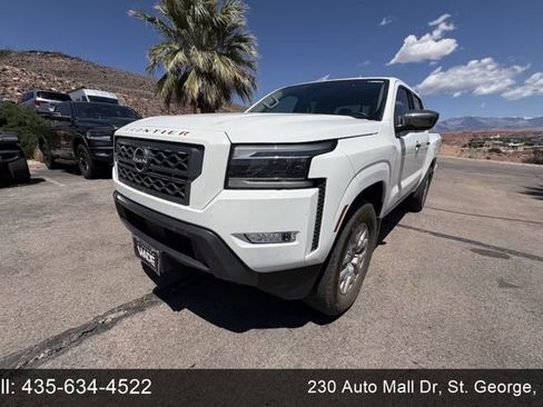 Used 2023 Nissan Frontier SV w/ SV Premium Package RWD image 1