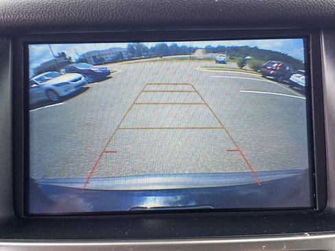 Used 2018 Chevrolet Tahoe LS RWD image 13