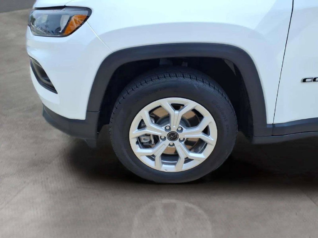 Used 2025 Jeep Compass Latitude AWD/4WD image 20