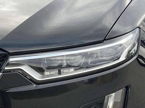 Used 2022 Cadillac XT6 Sport w/ Platinum Package image 8