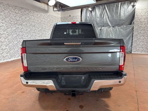 Used 2017 Ford F250 Lariat w/ Lariat Value Package image 6