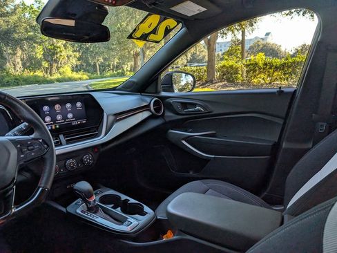 Used 2024 Chevrolet Trax RS w/ Driver Confidence Package image 15