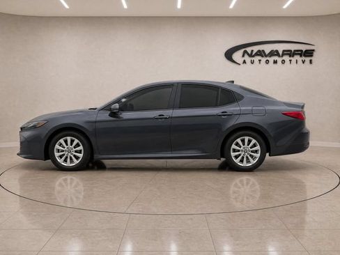 Used 2025 Toyota Camry LE w/ Convenience Package FWD image 5