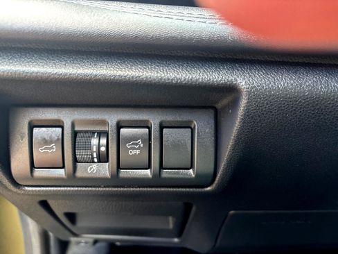 Used 2020 Subaru Outback Limited image 21