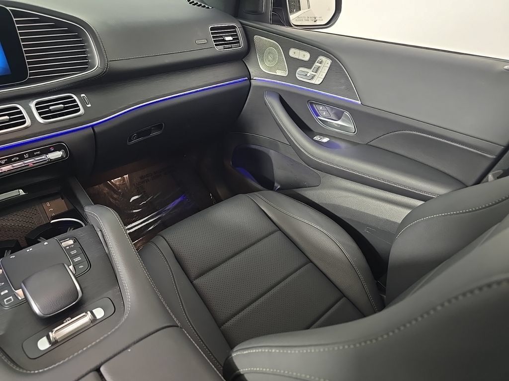 Used 2025 Mercedes-Benz GLS 450 4MATIC image 26