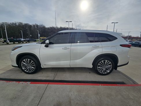 Used 2022 Toyota Highlander Platinum image 9