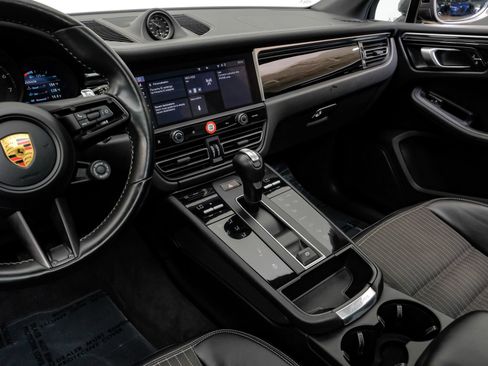 Used 2023 Porsche Macan Turbo AWD/4WD image 27