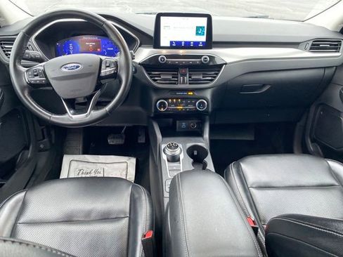 Used 2022 Ford Escape Titanium AWD/4WD image 5
