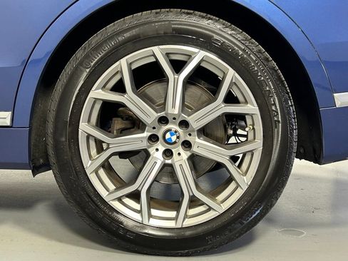 Used 2022 BMW X7 xDrive40i w/ Premium Package AWD/4WD image 44