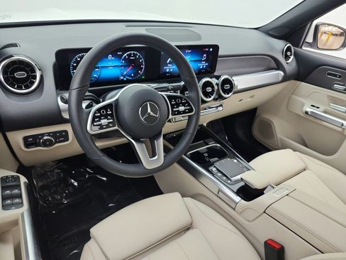 Used 2022 Mercedes-Benz GLB 250 image 14