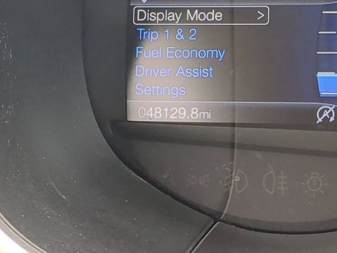 Used 2021 Ford Edge SE FWD image 34