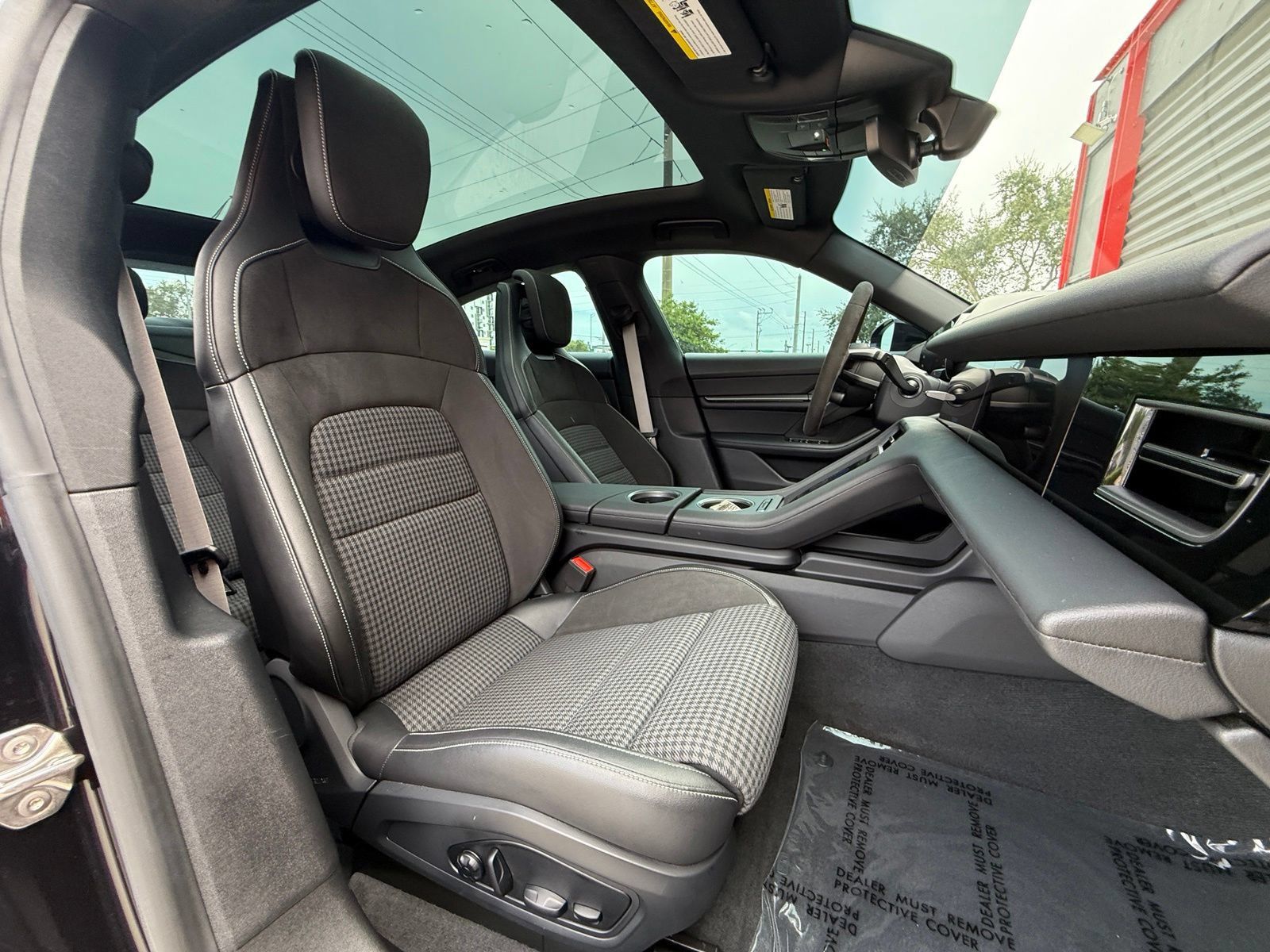 Used 2025 Porsche Taycan RWD image 28
