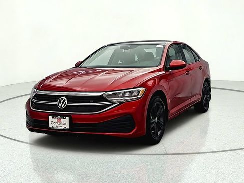 Used 2023 Volkswagen Jetta SE w/ Panoramic Sunroof Package FWD image 2